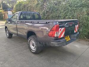 Toyota Hilux 2019 Gray