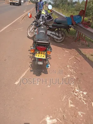 Bajaj Boxer 100 2021 Red