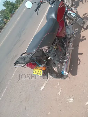 Bajaj Boxer 100 2021 Red