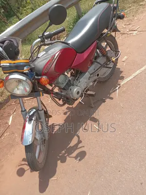 Bajaj Boxer 100 2021 Red