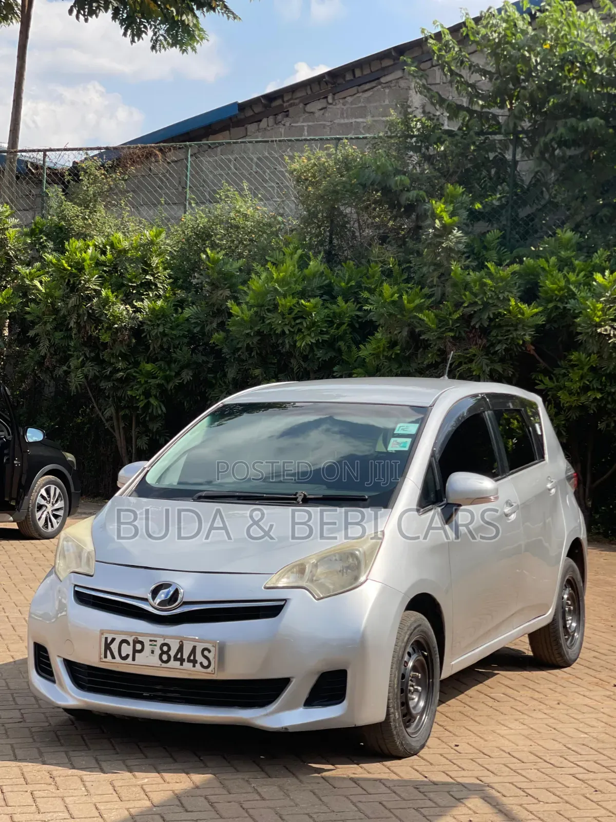 Toyota Ractis 2011 Black