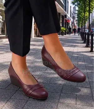 Comfortable Low Closed Wedges Size 37-43