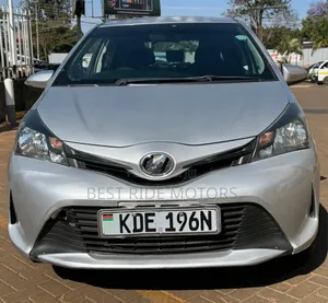 Toyota Vitz 1.3 FWD 5dr 2015 Silver