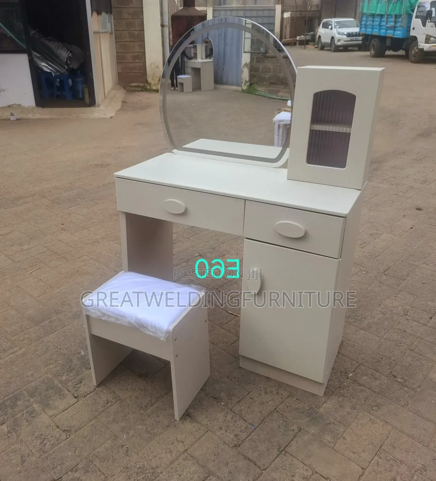 Modern Wooden Dressing Table With Mirror Stool and Storage Drawers