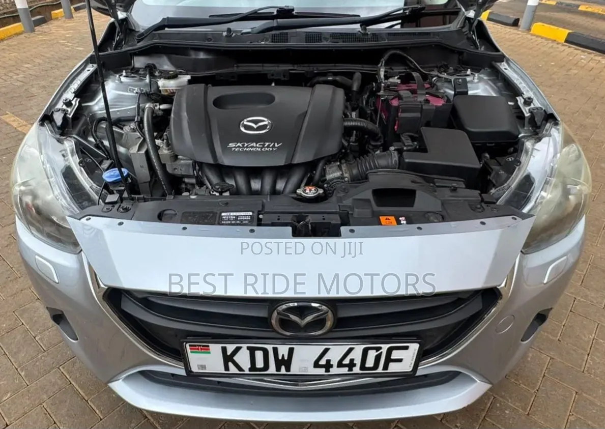 Mazda Demio 2018 Silver