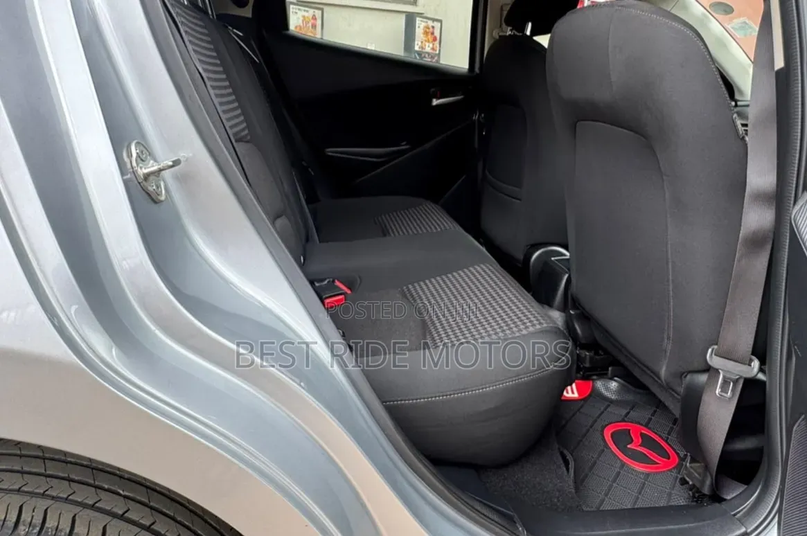 Mazda Demio 2018 Silver