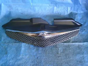 Toyota Ractis Grill.