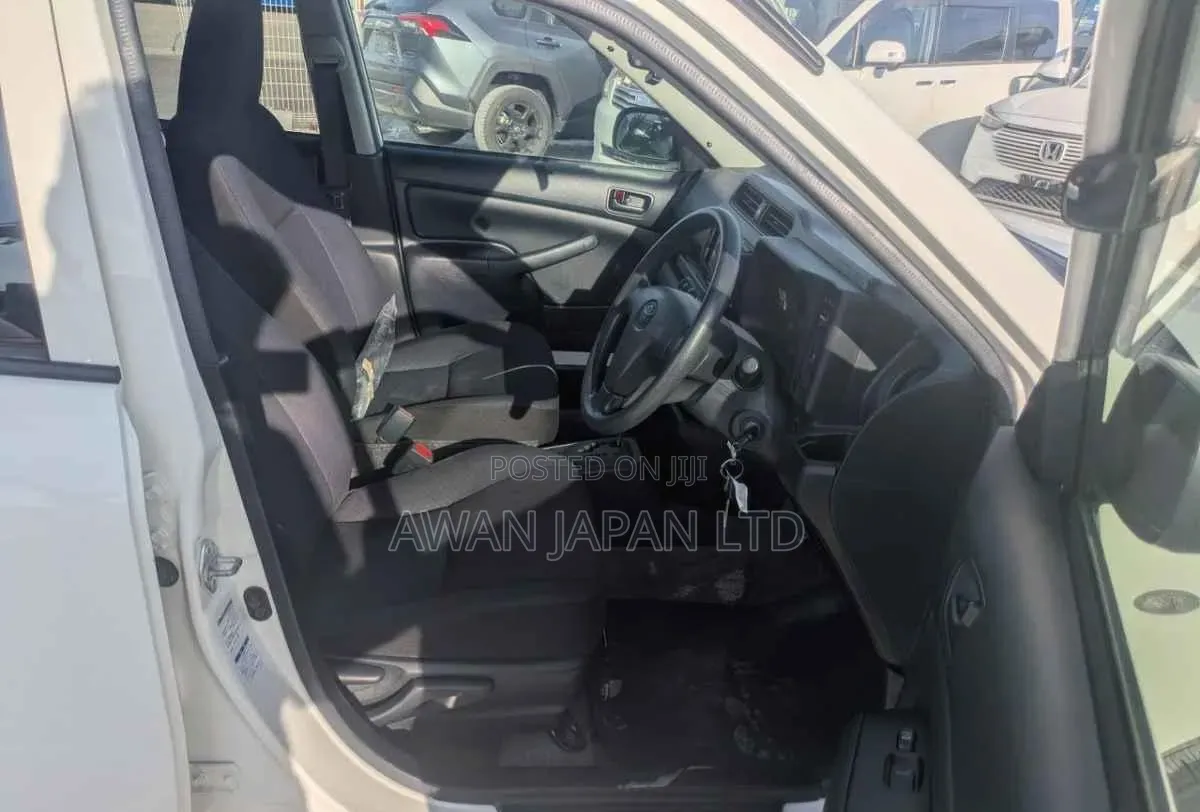 Toyota Probox 1.3 DX 2WD 2019 White