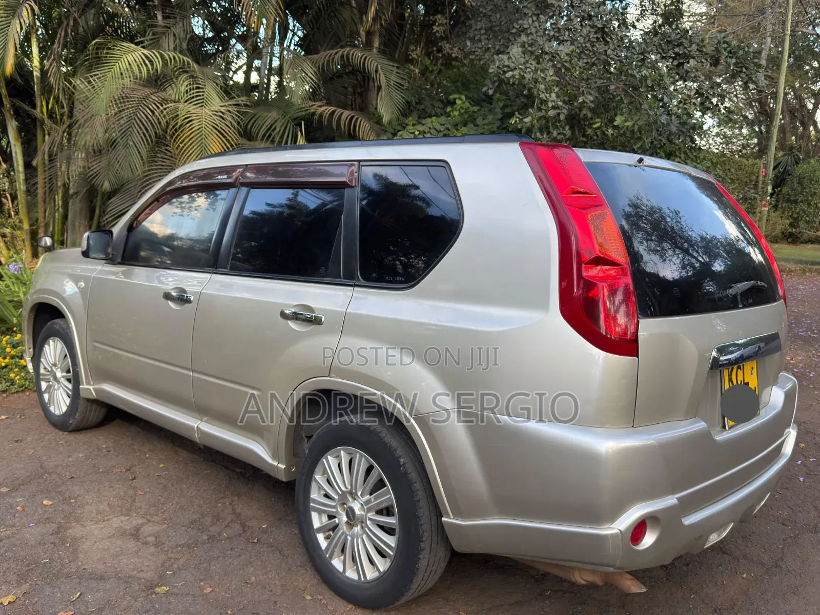 Nissan X-Trail 2.0 Petrol XE 2010 Gold