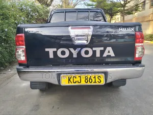 Toyota Hilux 2010 Black