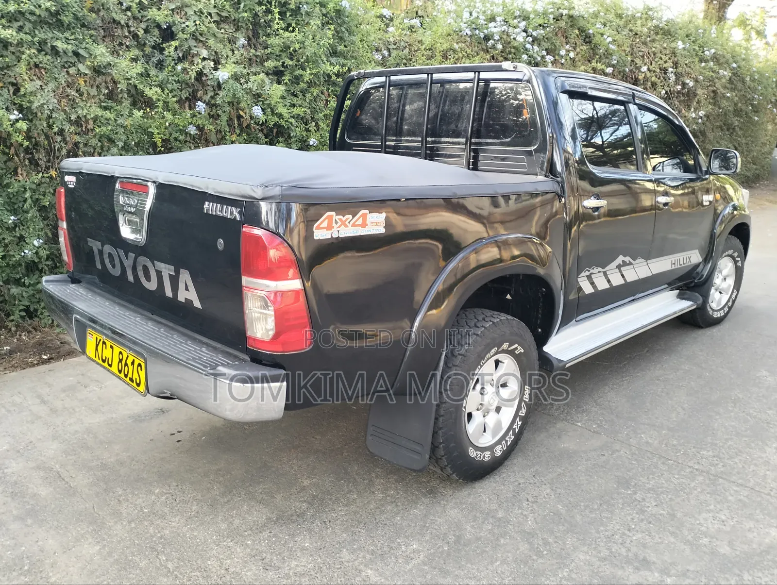 Toyota Hilux 2010 Black