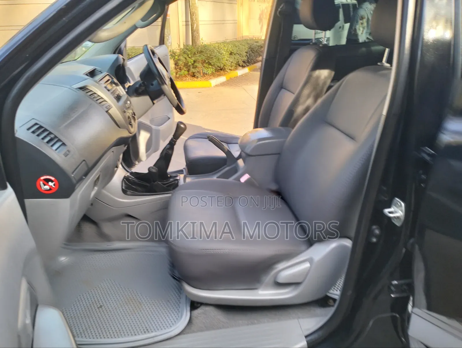 Toyota Hilux 2010 Black