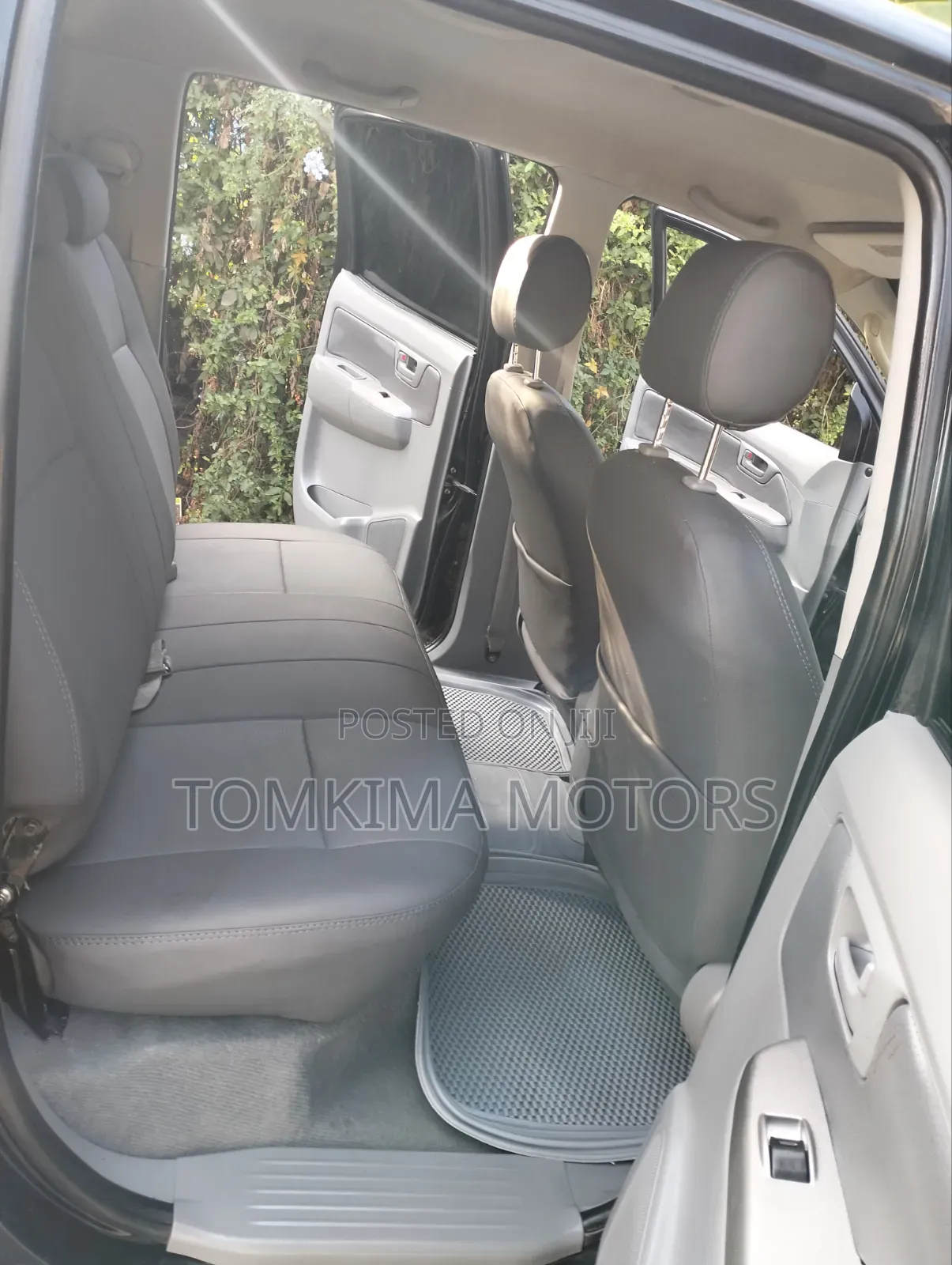Toyota Hilux 2010 Black