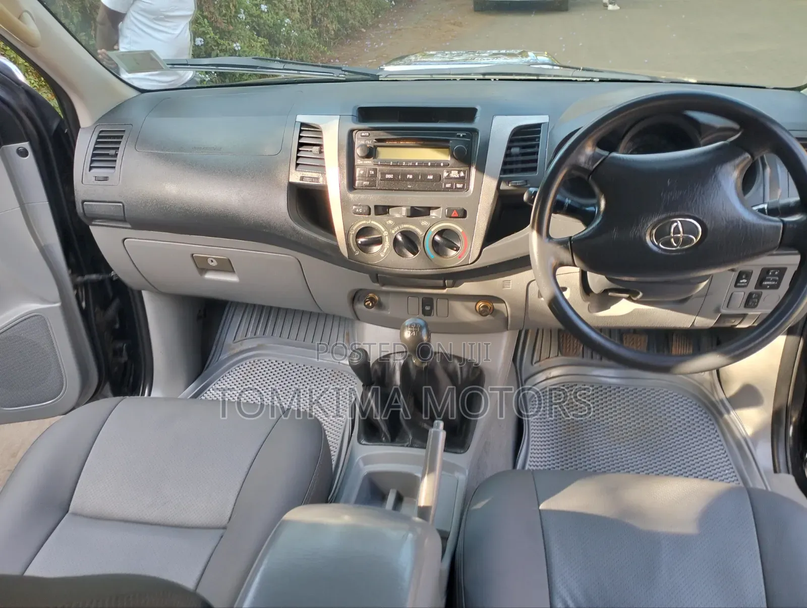 Toyota Hilux 2010 Black