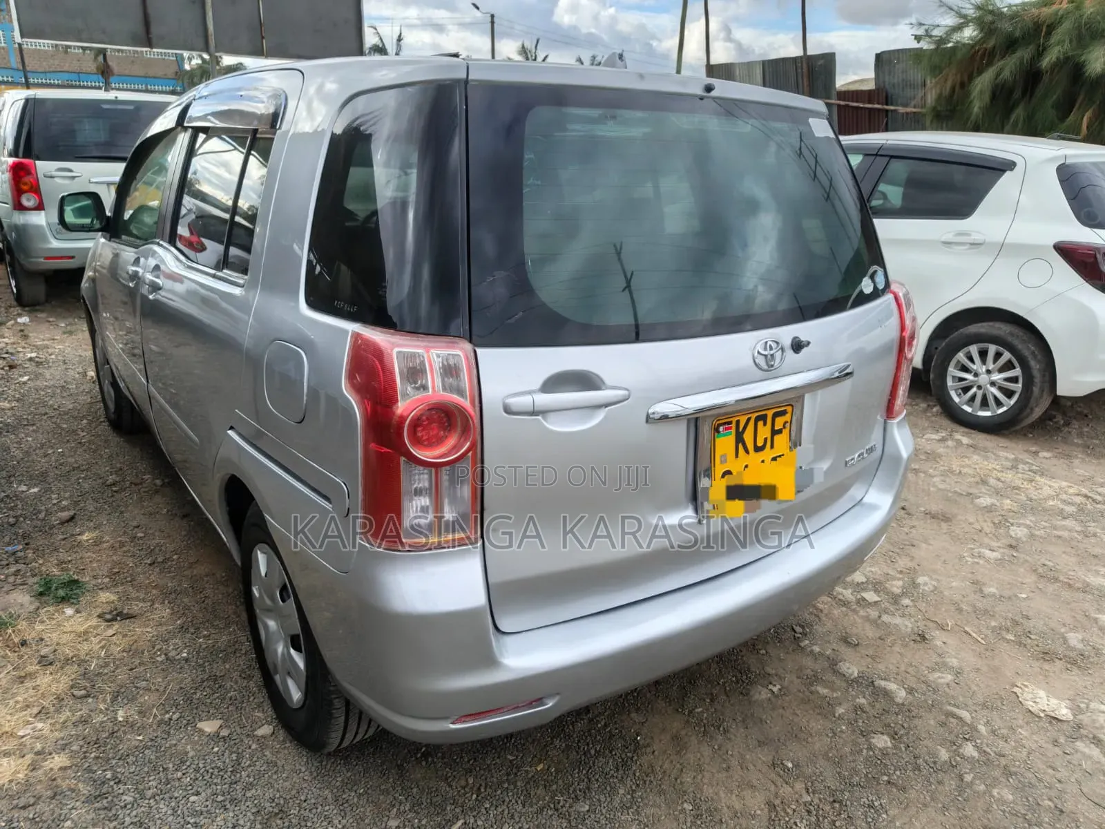 Toyota Raum 2009 Silver