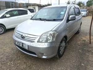 Toyota Raum 2009 Silver