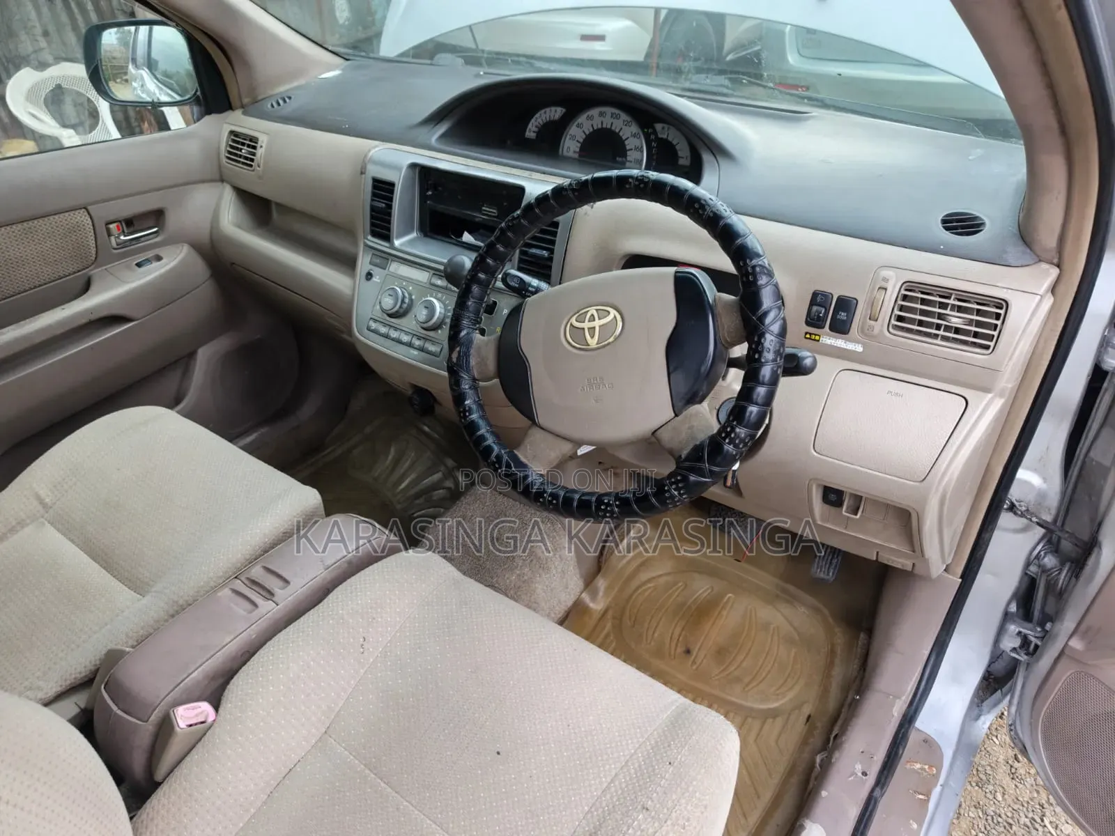 Toyota Raum 2009 Silver