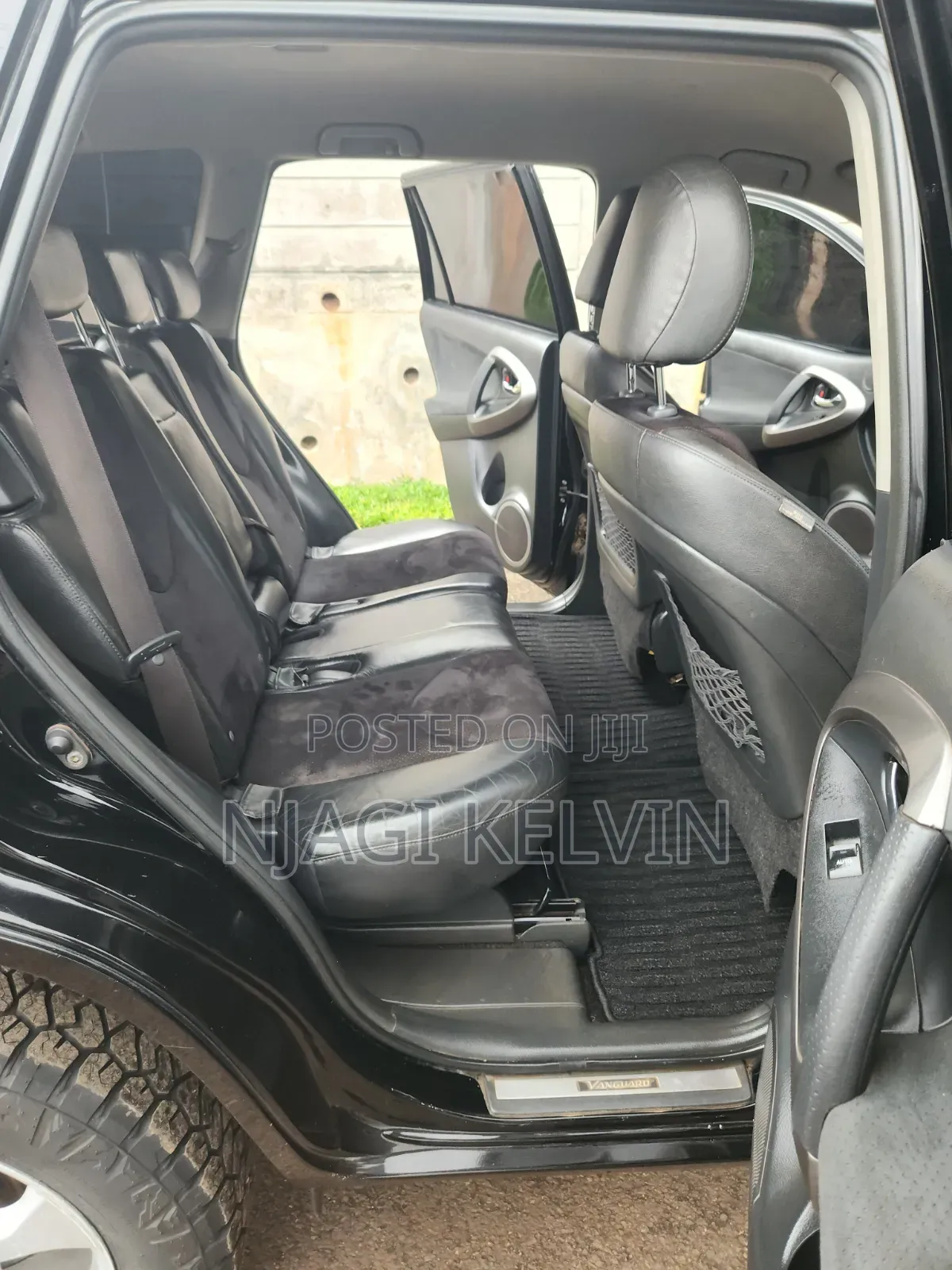 Toyota Vanguard 2010 Black