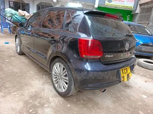 Volkswagen Golf 2011 Blue