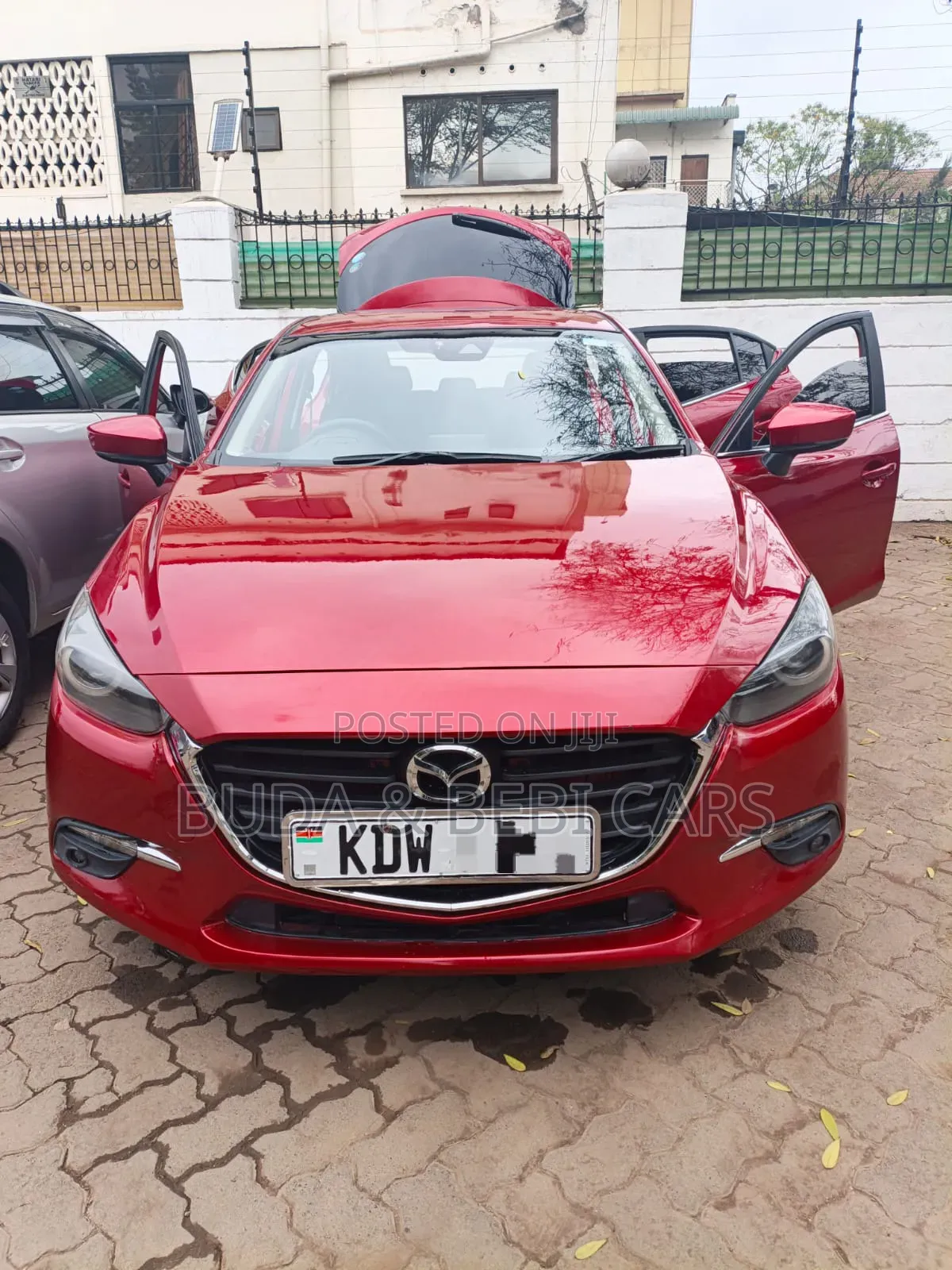 Mazda Axela 2018 Pink