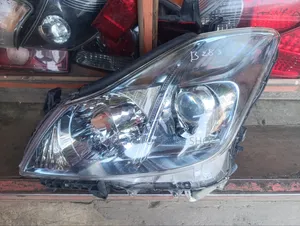 Toyota Crown Headlight Year 2010 Zenon Type