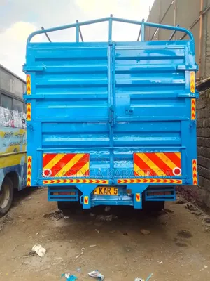 Isuzu NPR 4.3