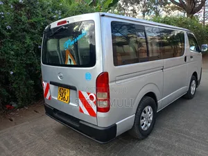 Toyota HiAce 2015 Silver