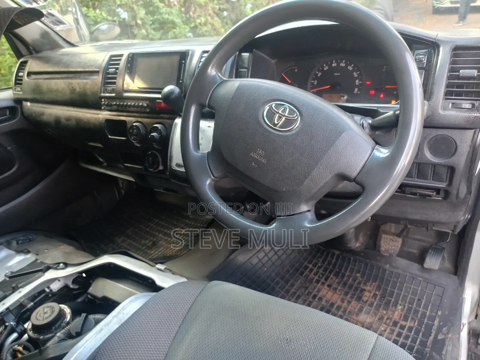 Toyota HiAce 2015 Silver