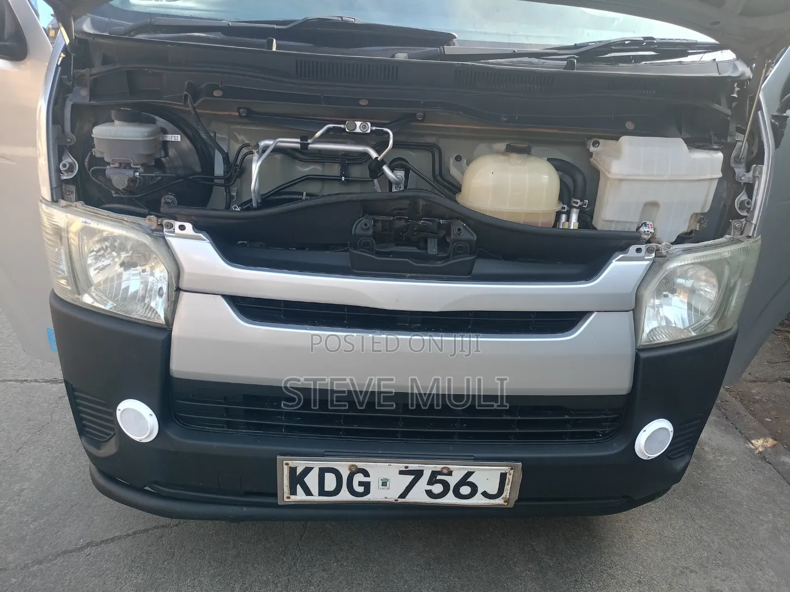 Toyota HiAce 2015 Silver