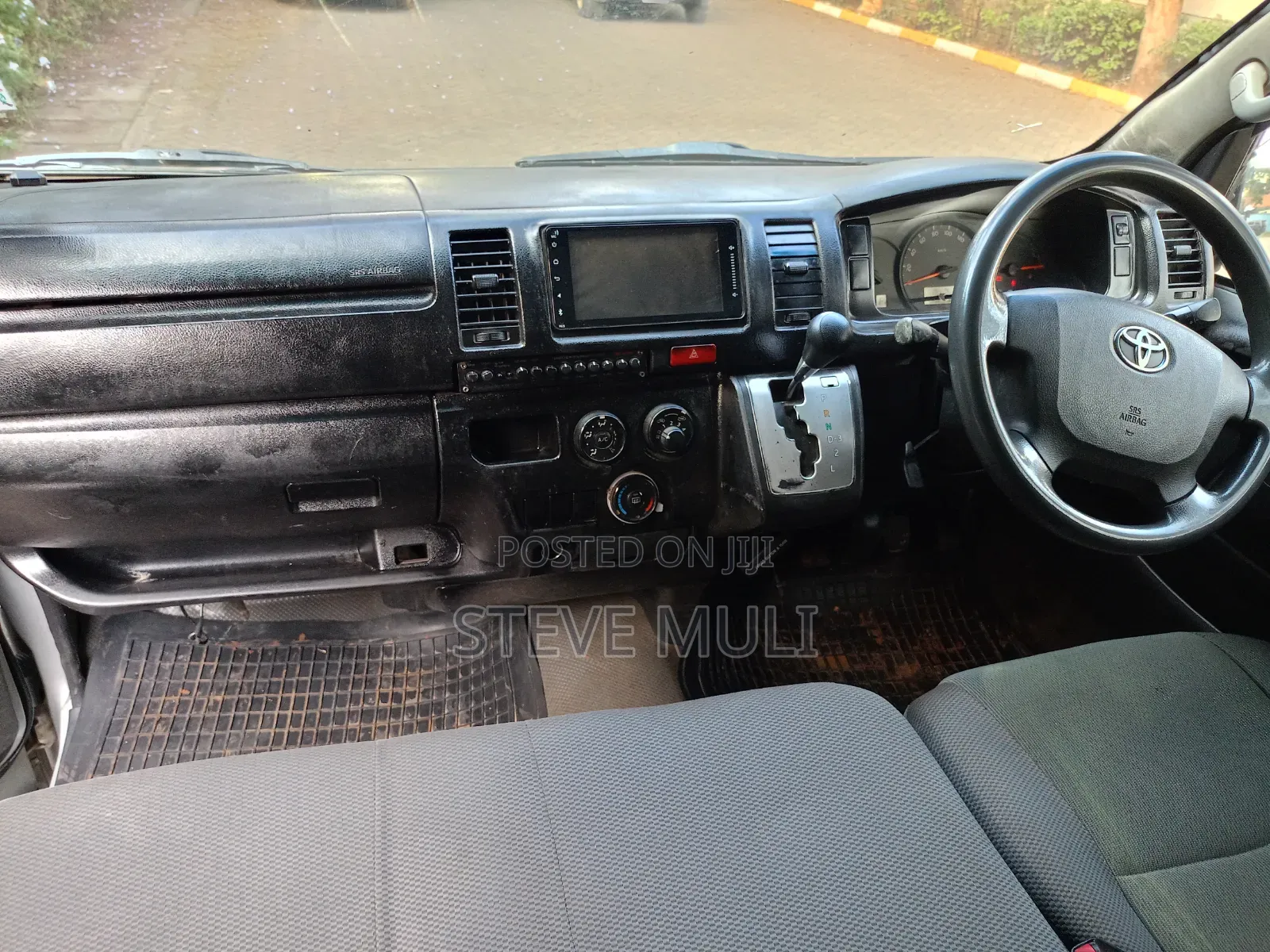 Toyota HiAce 2015 Silver