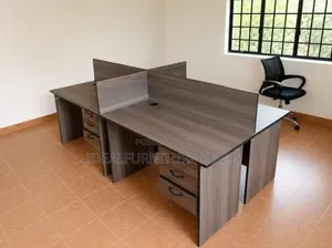 4 Person Office Workstation Desk