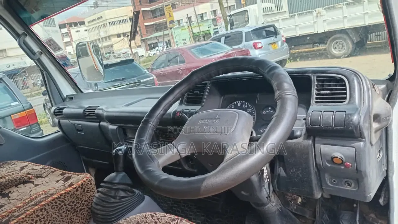 Isuzu NPR 4.3