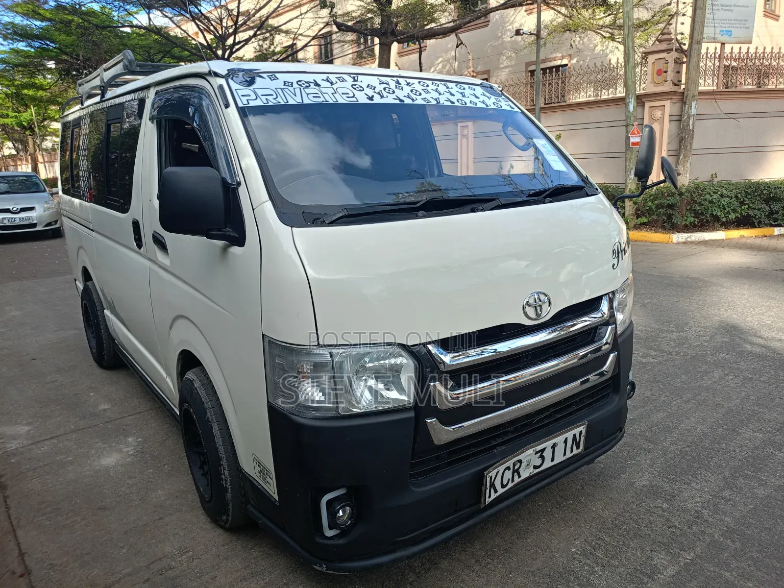 Toyota HiAce 2016 White