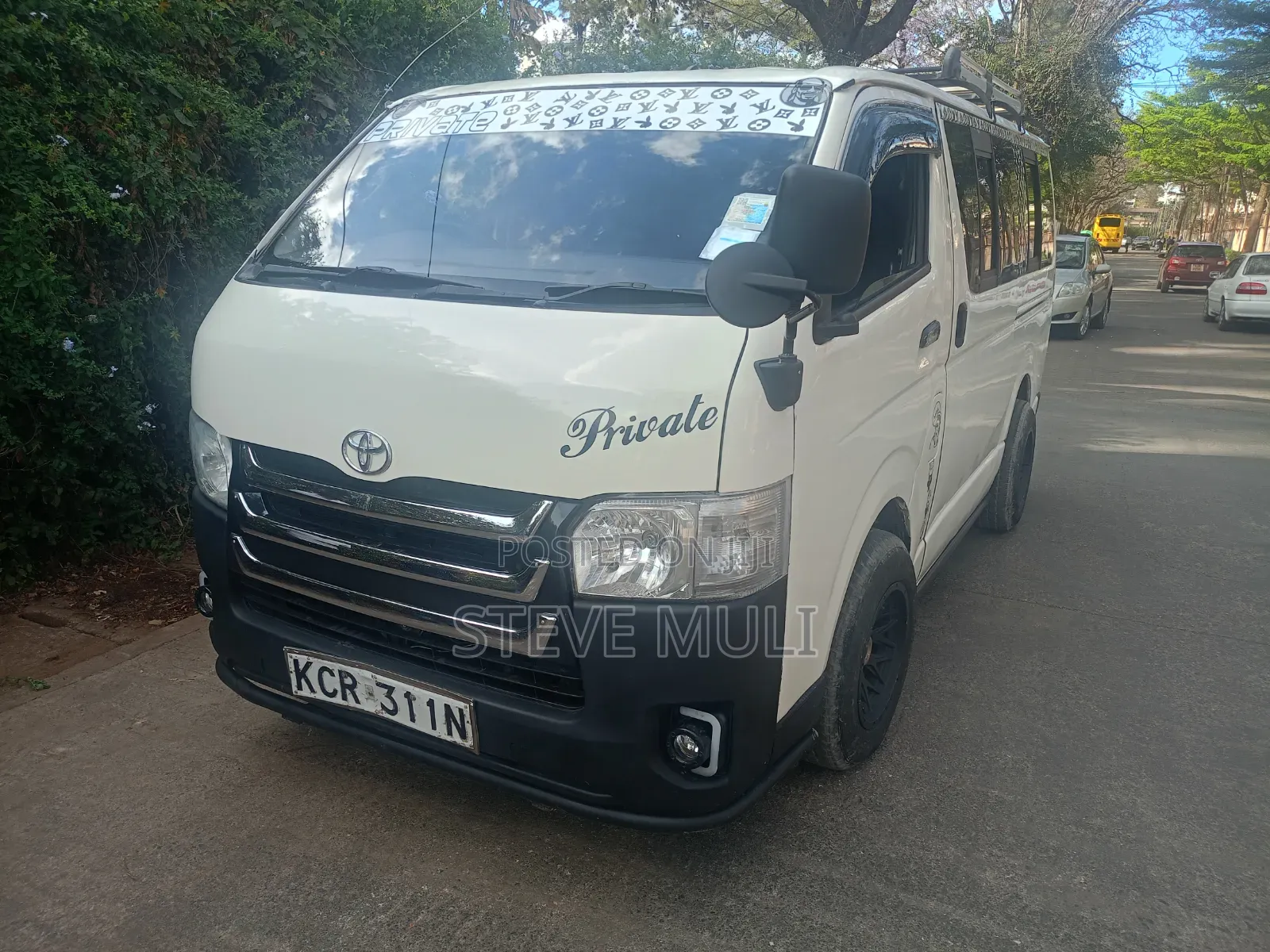 Toyota HiAce 2016 White