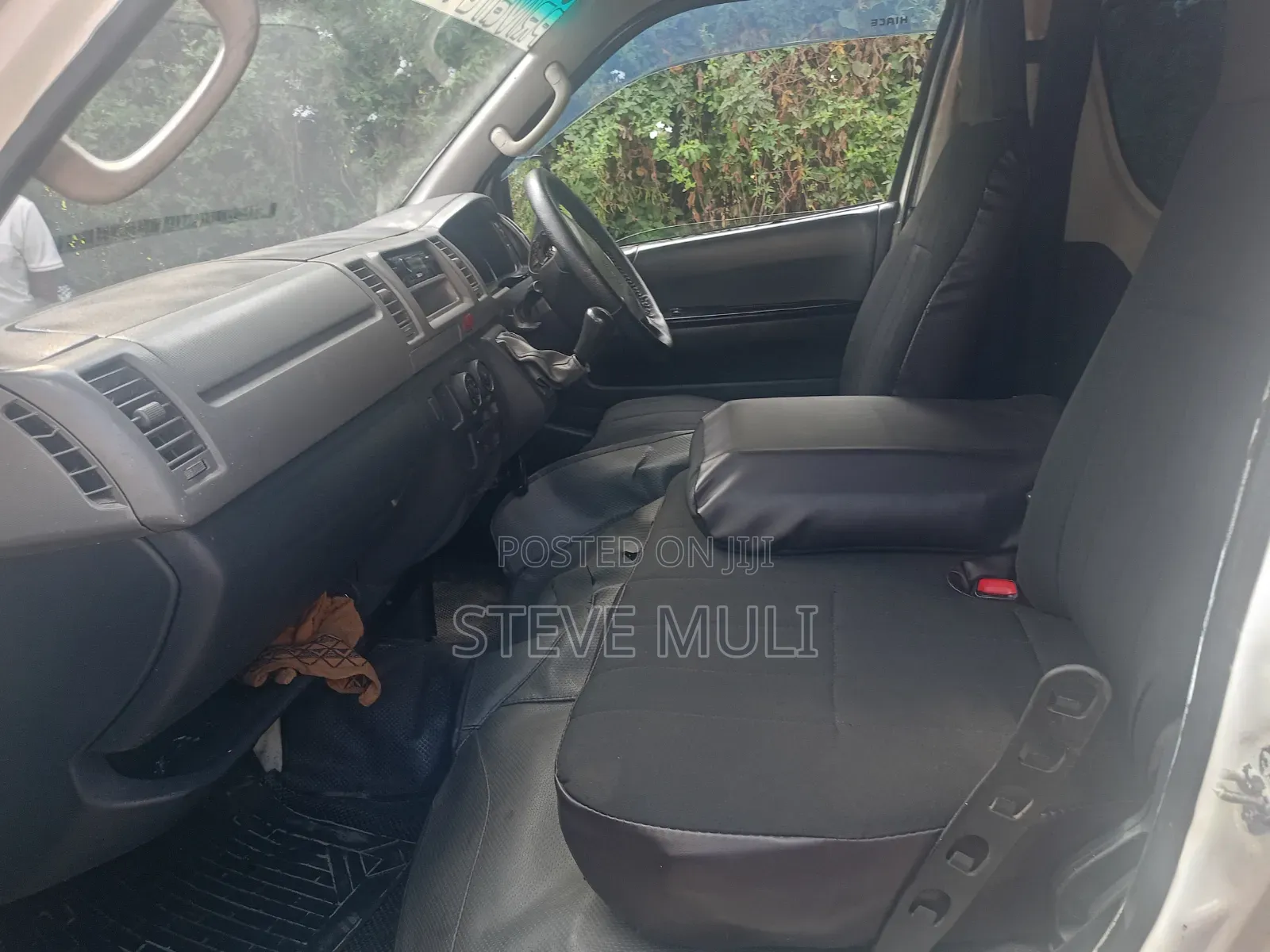 Toyota HiAce 2016 White