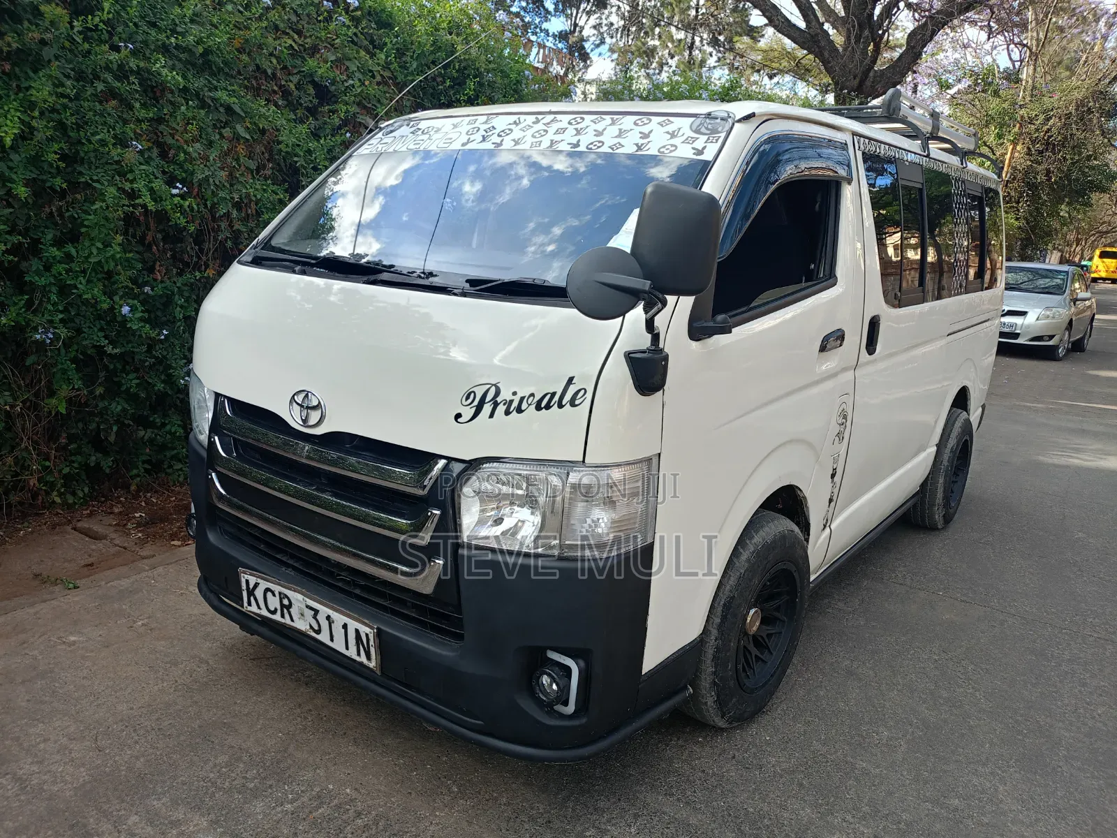 Toyota HiAce 2016 White