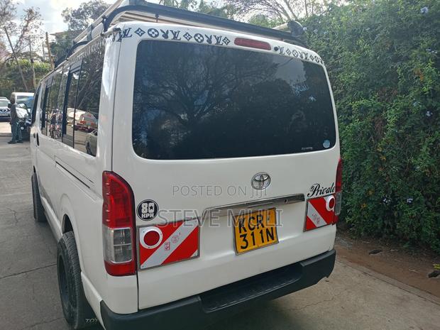 Toyota HiAce 2016 White - thumbnail 13