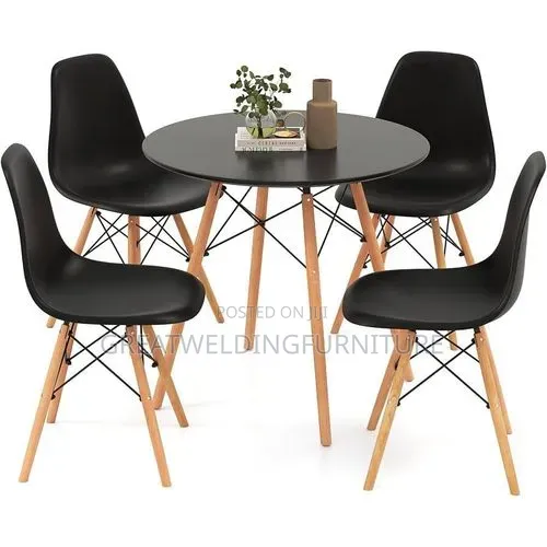 Elegant Round Dining Table With Wooden Legs