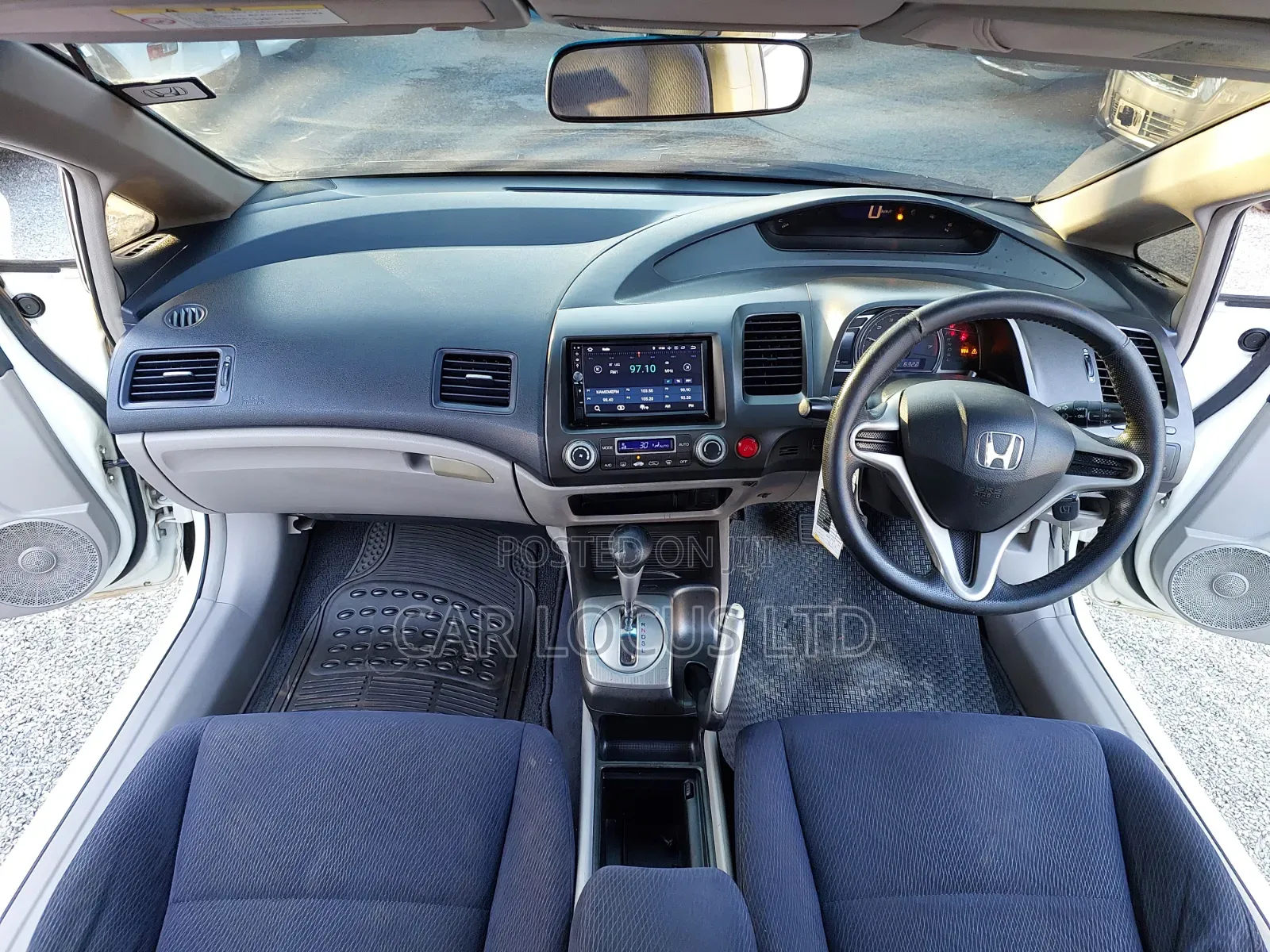Honda Civic Hybrid 2010 White