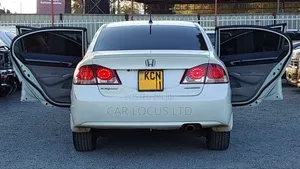 Honda Civic Hybrid 2010 White