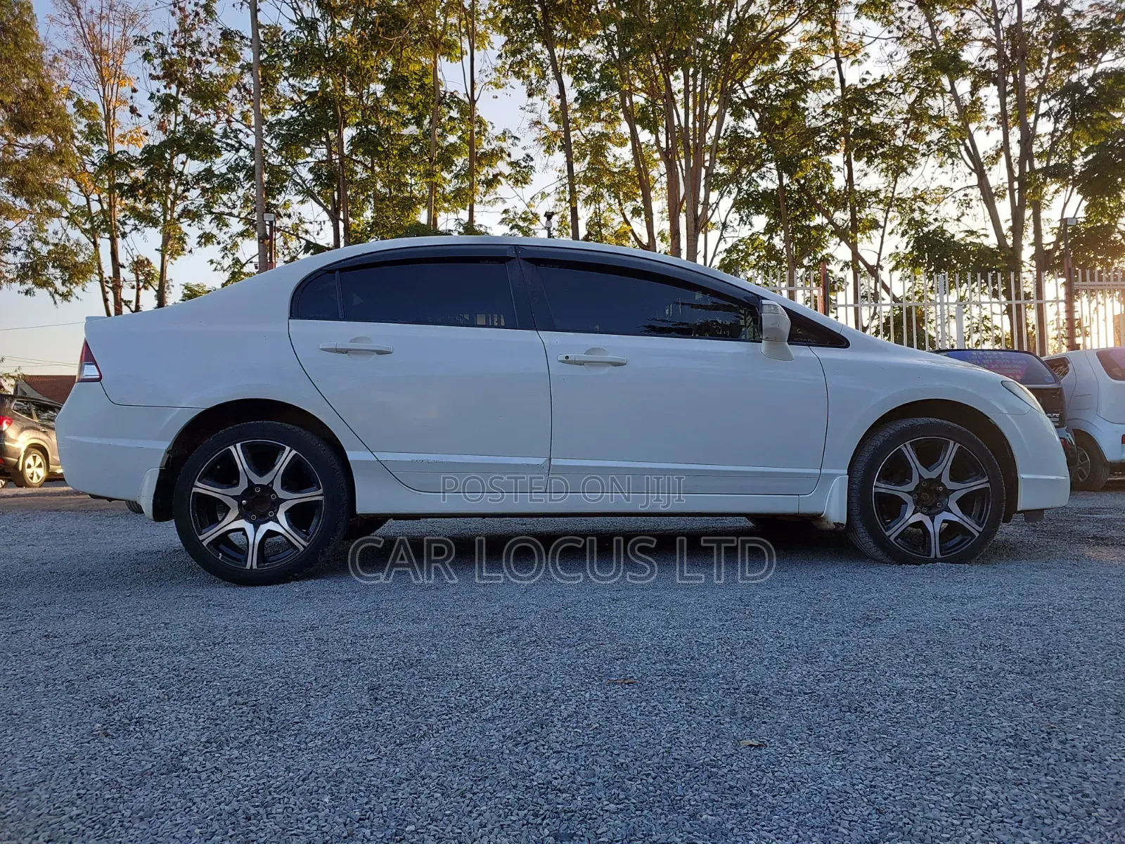 Honda Civic Hybrid 2010 White