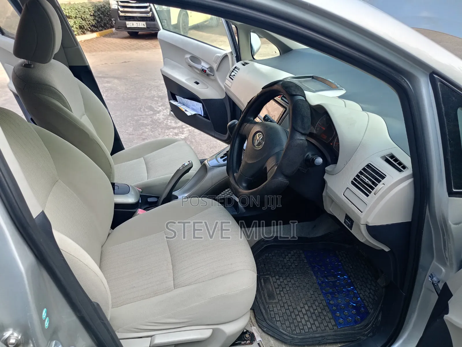 Toyota Auris 2009 Silver