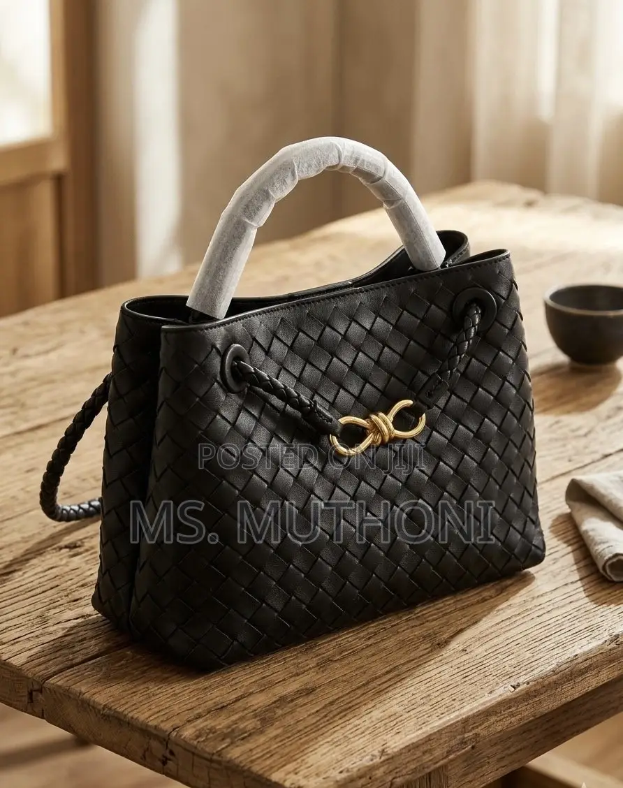 Quality Fully Boxed Bottega Venetta Handbag