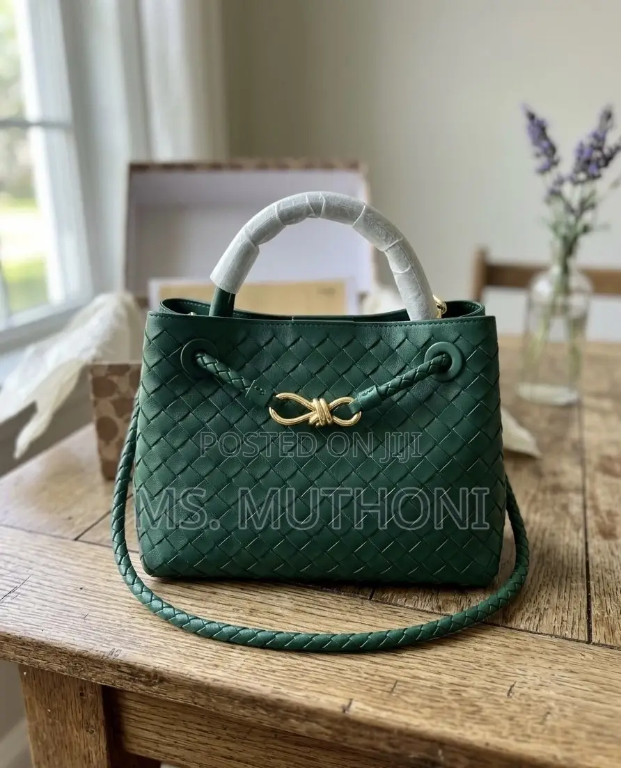 Quality Fully Boxed Bottega Venetta Handbag