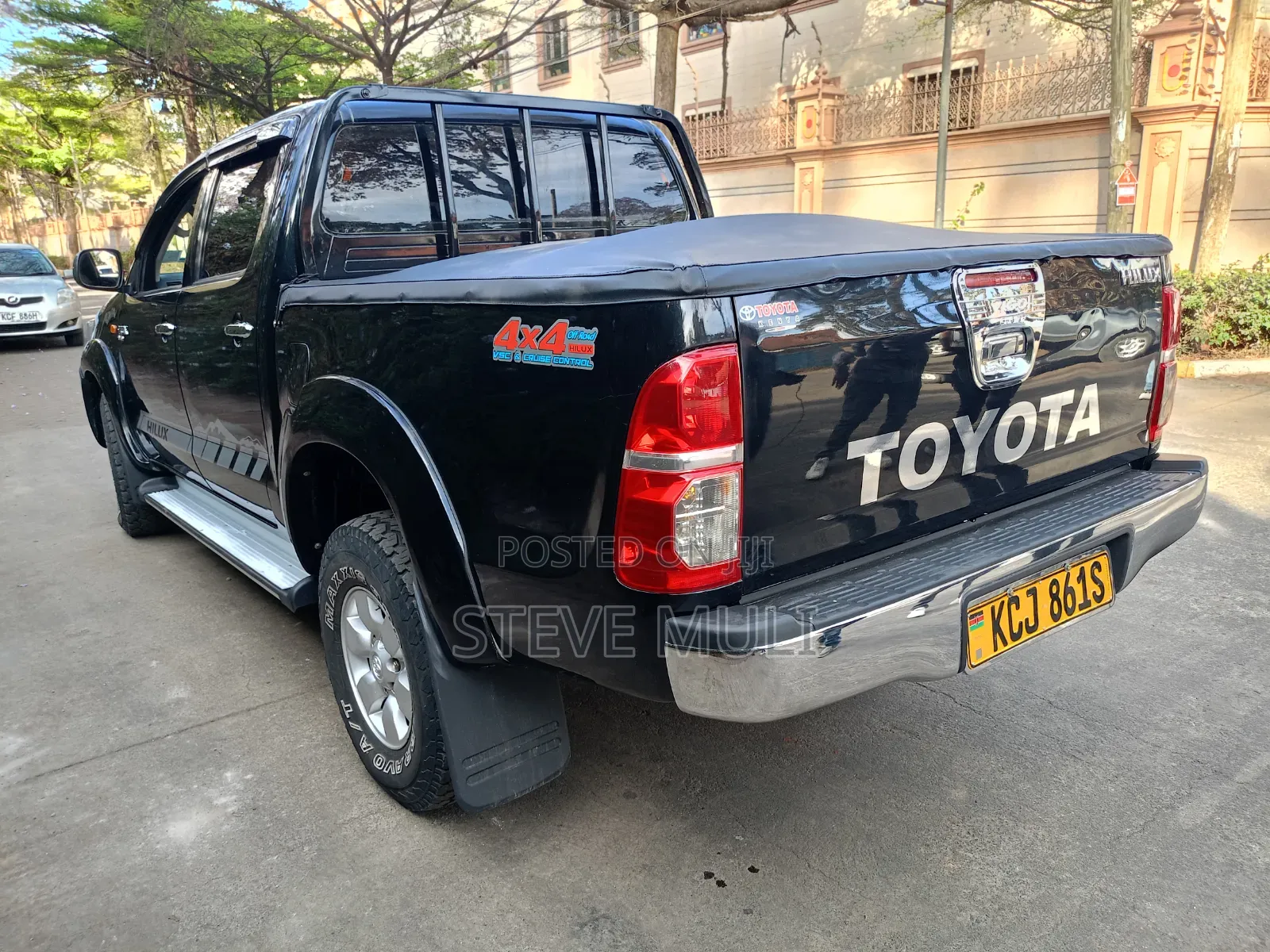 Toyota Hilux 2010 Matt Black