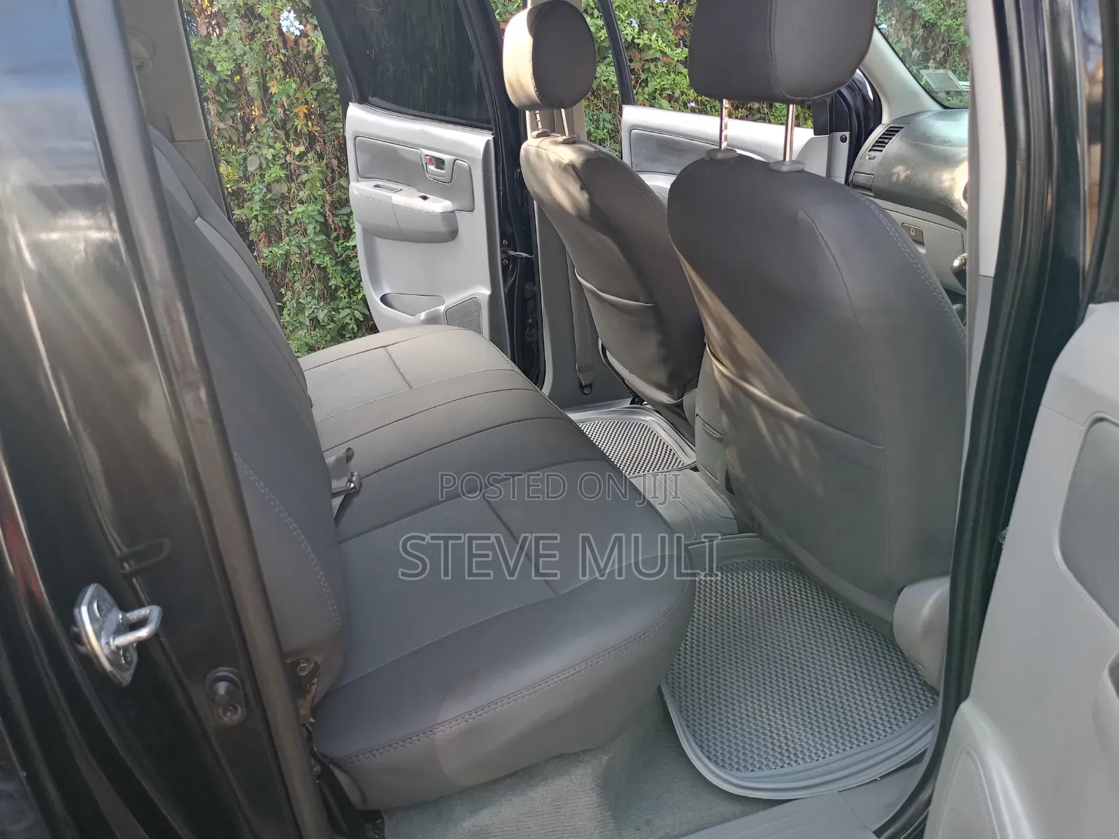 Toyota Hilux 2010 Matt Black