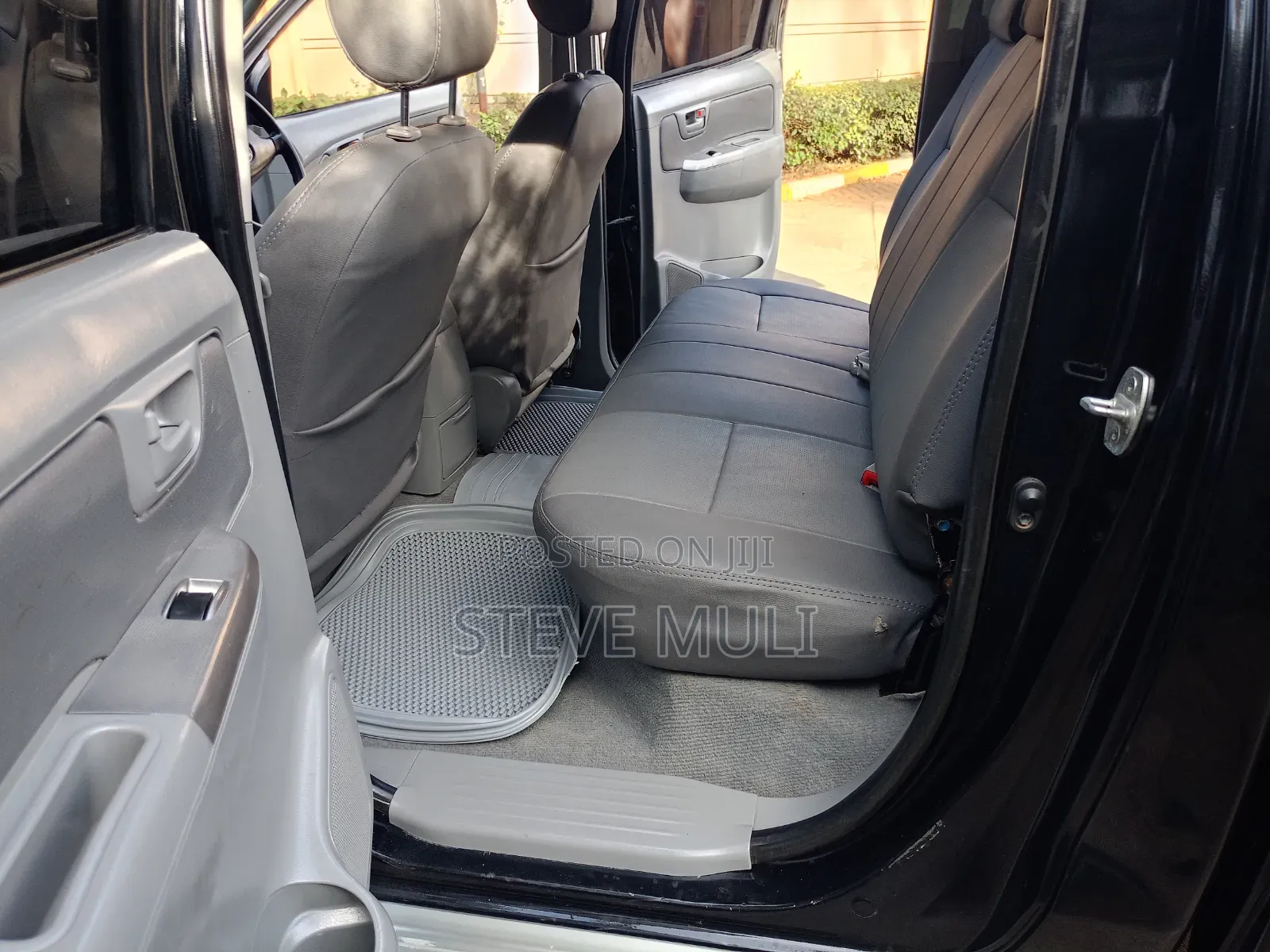 Toyota Hilux 2010 Matt Black