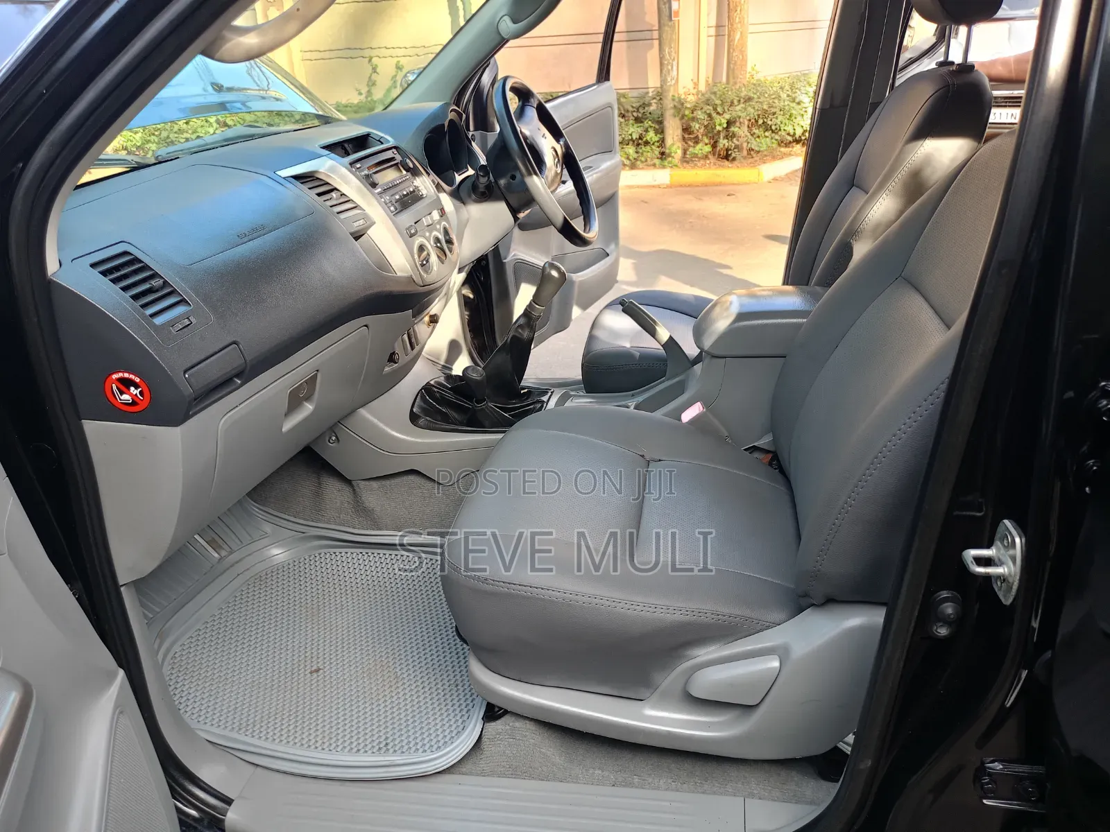 Toyota Hilux 2010 Matt Black