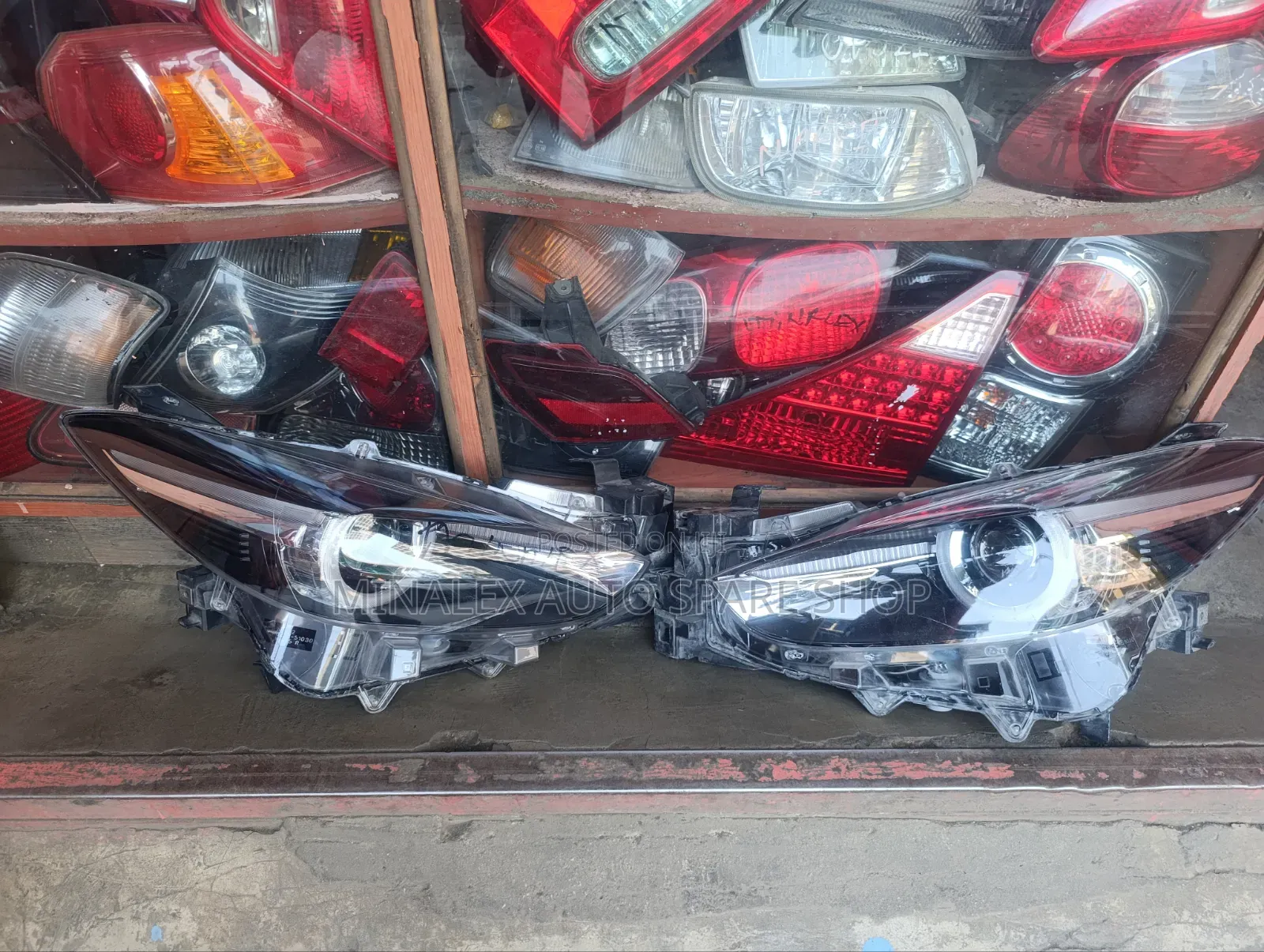 Axela Headlight Zenon Type