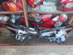 Axela Headlight Zenon Type